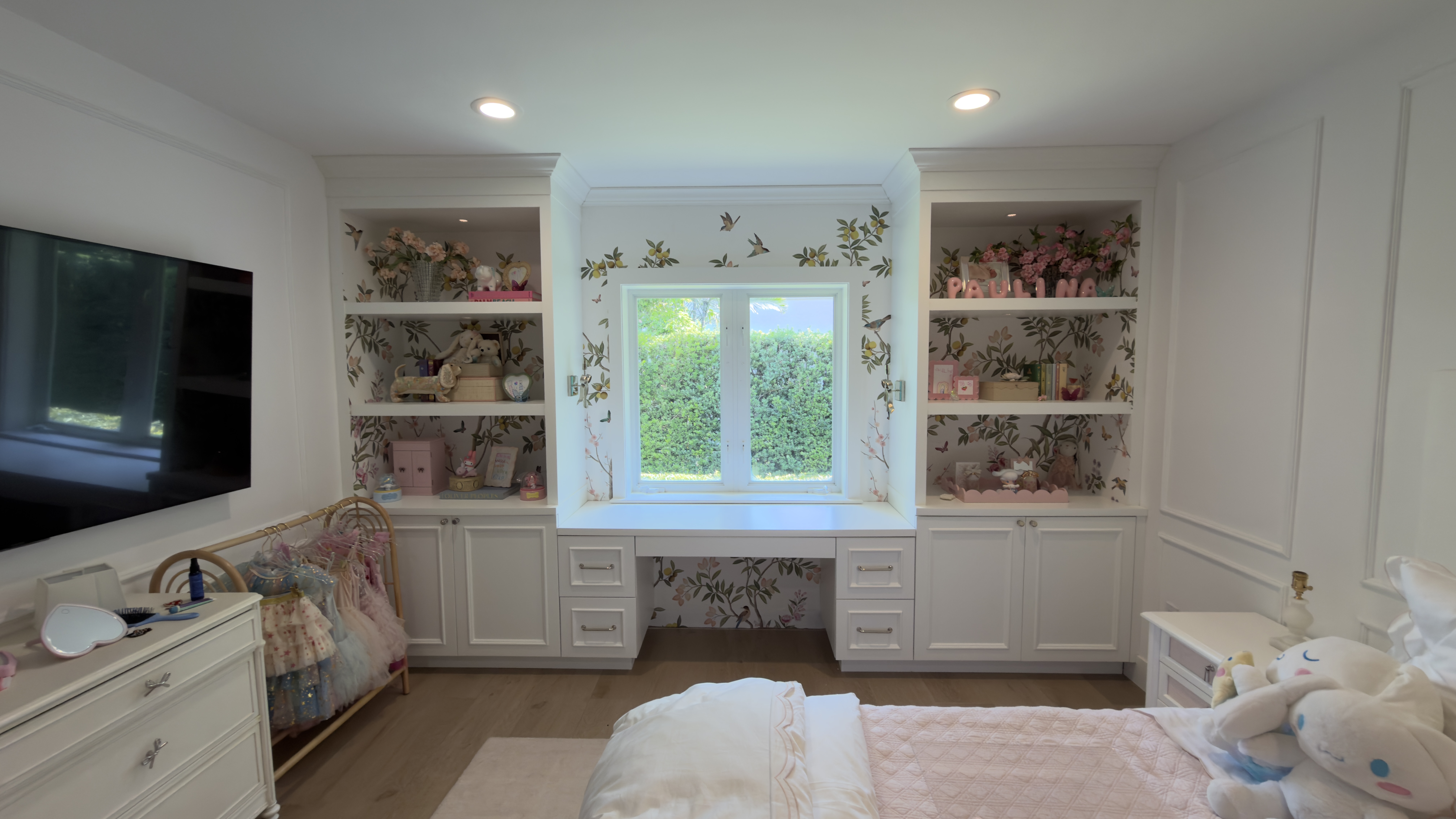 wall mural installation kids room