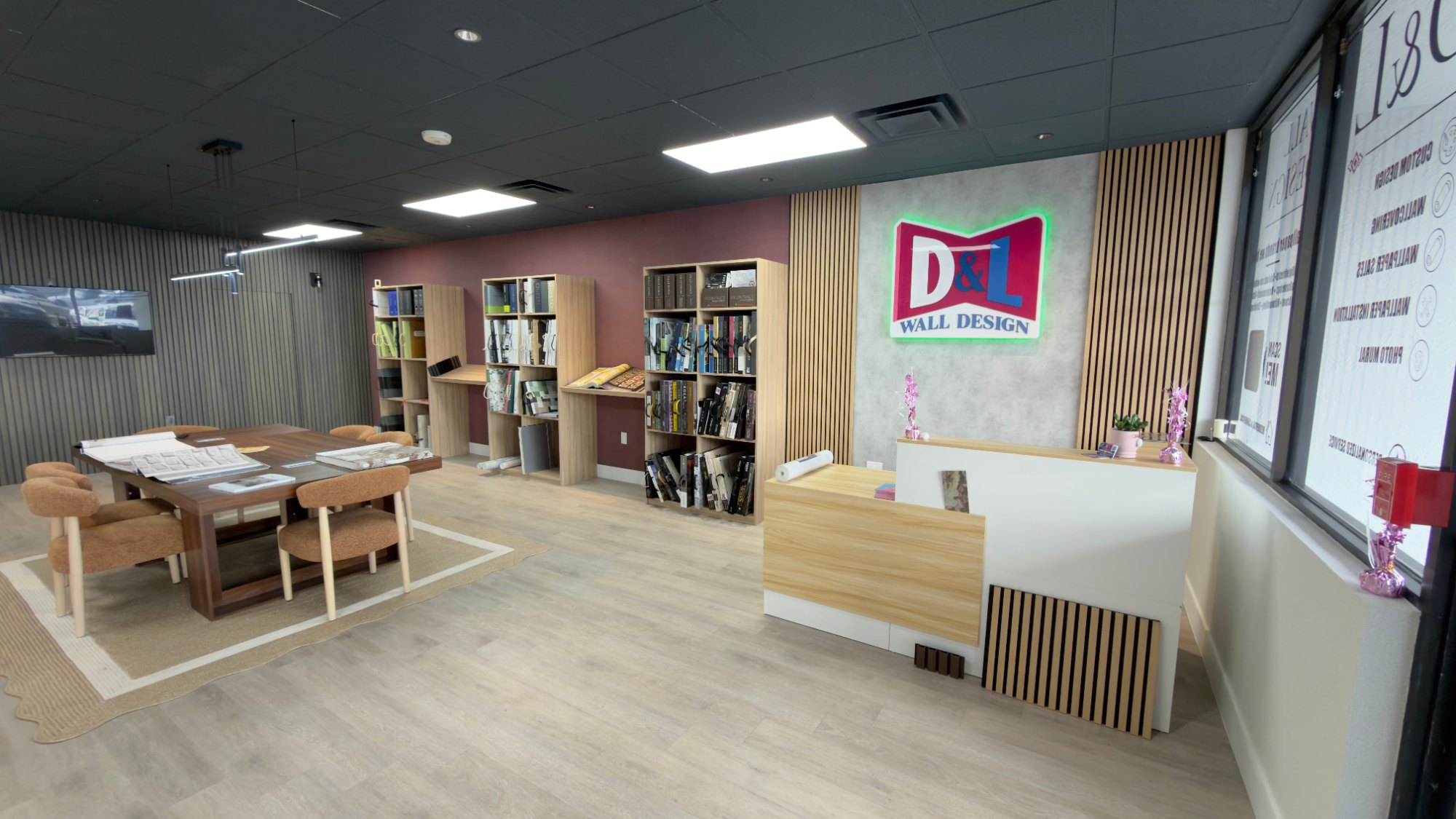 Showroom — photo 11